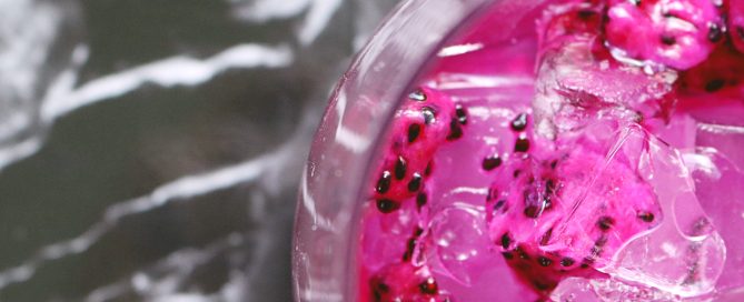 Combinat d'alcohol de color rosa