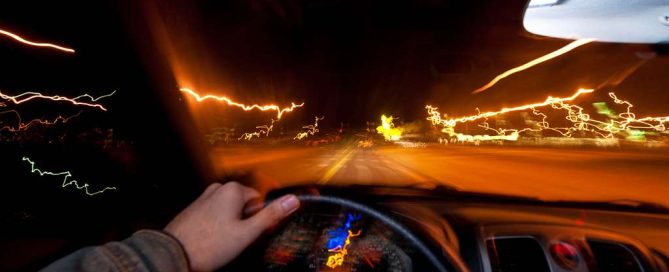 L'alcohol provoca una pèrdua de control, disminució de la percepció de risc, modifica el comportament i deteriora la funció psicomotora. Efectes no compatibles amb conduir.