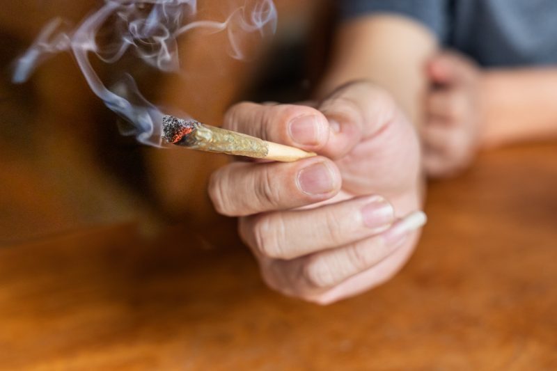 Ma subjectant un porro encès