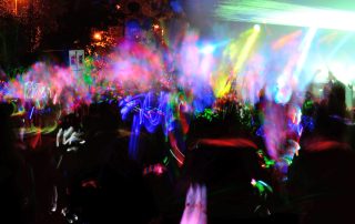 Agobiarse de fiesta
