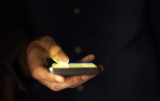 Tot i que relacionem el sèxting amb el telèfon mòbil, també es pot fer amb altres dispositius.
