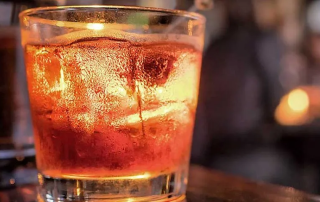 Got amb restes d'una beguda alcohòlica